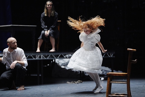 MÁM de Teaċ Daṁsa, chorégraphie de Michael Keegan-Dolan, au Théâtre Maisonneuve