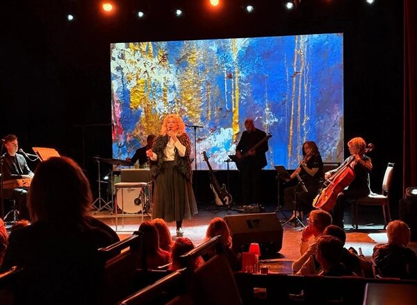 Martine St-Clair en spectacle