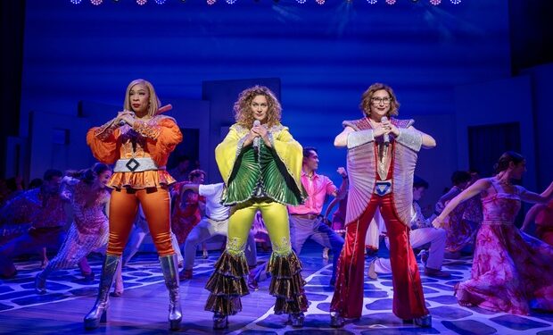 L to R) Jalynn Steele (Tanya), Jessica Crouch (Donna Sheridan), and Carly Sakolove (Rosie) Photo by Joan Marcus